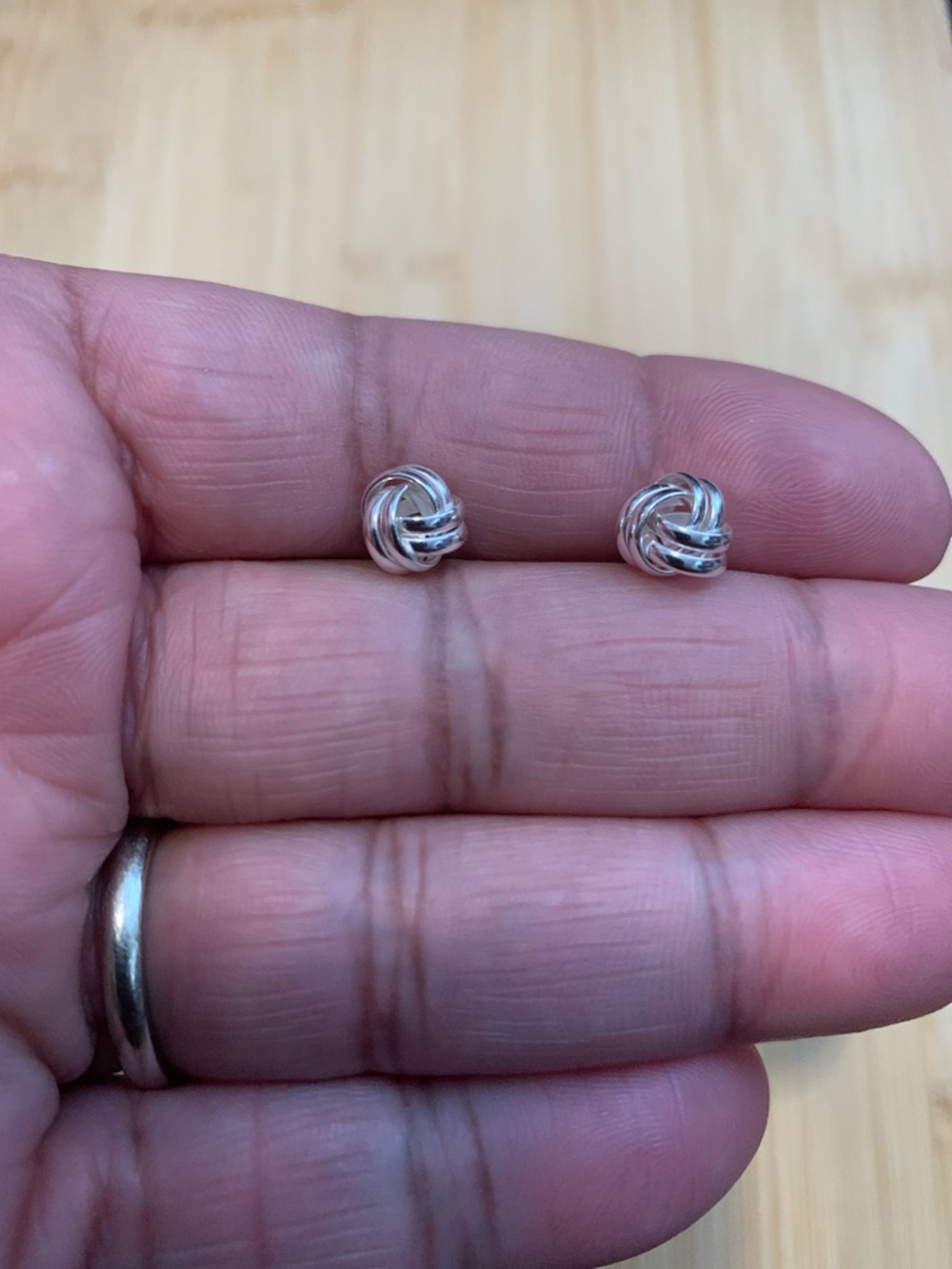 NWT Sterling Silver Knot Stud Earrings